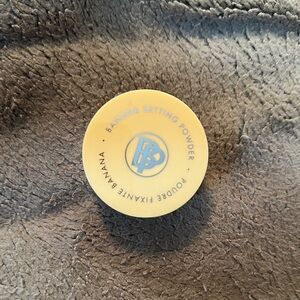 Banana Setting Powder